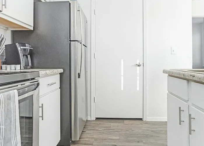 Landing Modern With Amazing Amenities